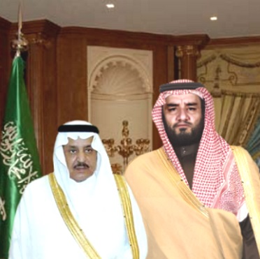  د. رشيد الطوخي في صورة تذكارية مع ولي العهد السعودي الراحل الامير نايف بن عبد العزيز في الرياض عام 2006 